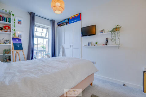 Bedroom 2.3