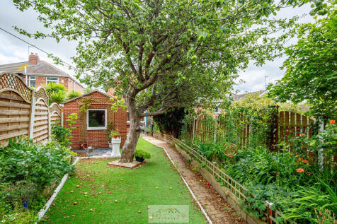 Back garden 1.6