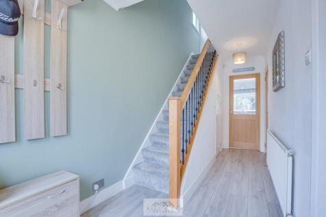 Entrance hall 1.2