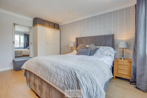 Bedroom 1.3