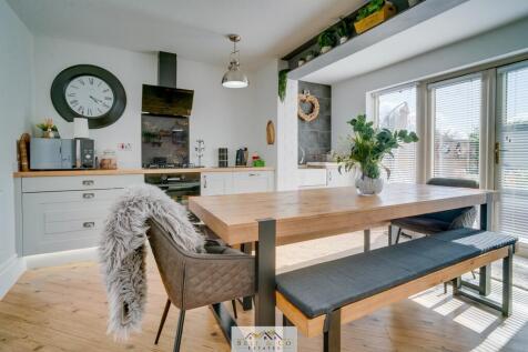 Kitchen Diner  2