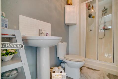 Bedroom 2 Ensuite