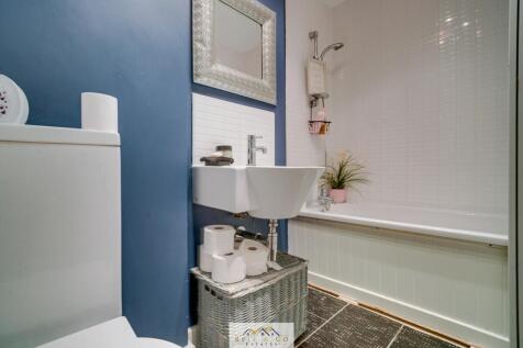 Bathroom 1-1