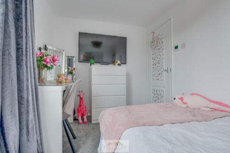 Bedroom 2.3