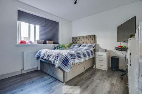 Bedroom 2.2