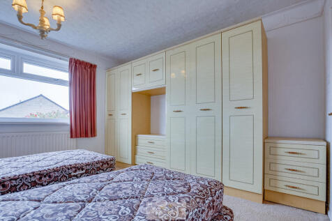 Bedroom 2.1