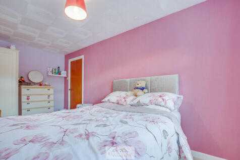 Bedroom 2.3
