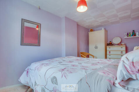 Bedroom 2.4