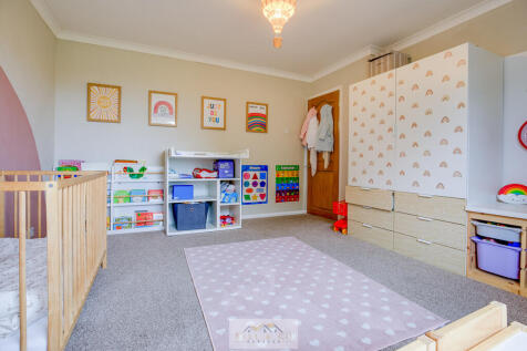 Bedroom 2.3