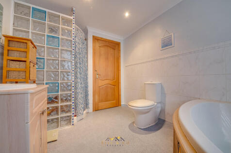 Bathroom 1.2