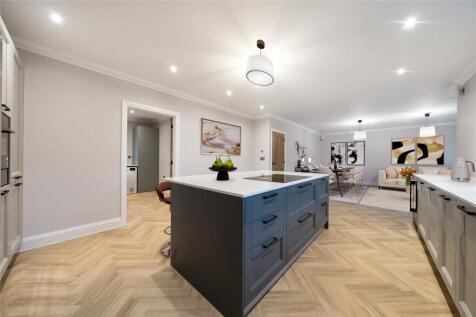 Kitchen / Dining