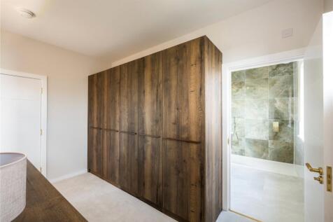 Bedroom 1 Dressing