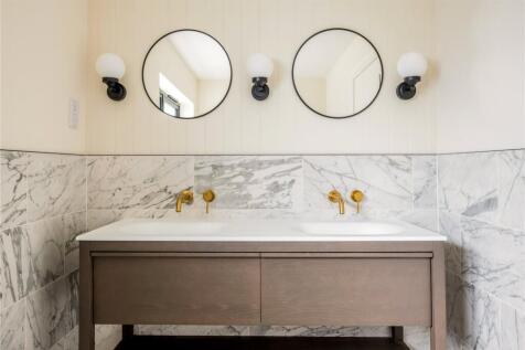 Bathroom Cameo