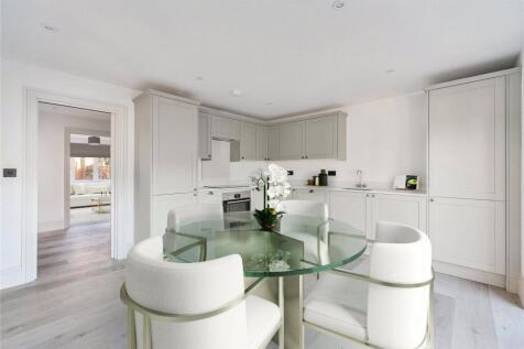 Kitchen / Dining