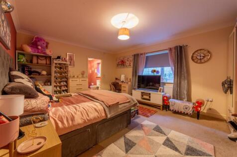 5 Snatchwood Court-1.jpg