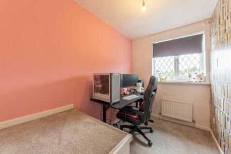 21 Gifford Close-1.jpg