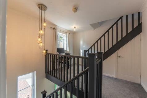 33 Greenwood Drive-16.jpg