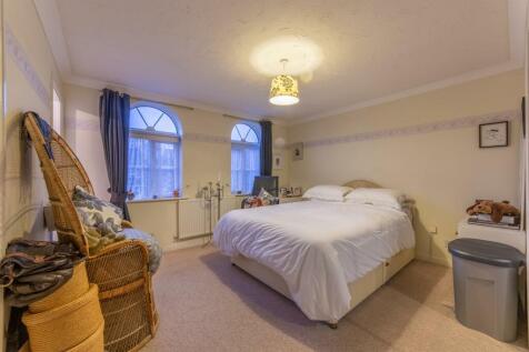 37 Birch Grove-4.jpg