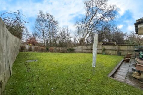 37 Birch Grove 3.jpg