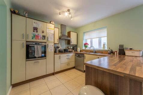 133 Parc Panteg-19.jpg
