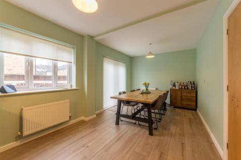 133 Parc Panteg-18.jpg