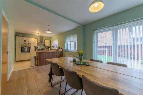 133 Parc Panteg-22.jpg