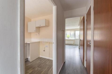 147 Gifford Close-7.jpg