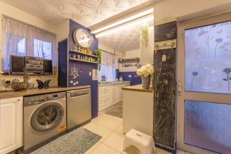 697 Monnow Way-20.jpg