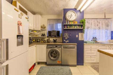 697 Monnow Way-21.jpg