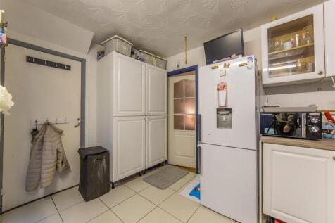 697 Monnow Way-24.jpg