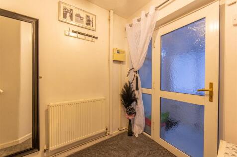 697 Monnow Way-29.jpg