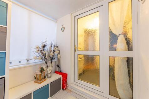 697 Monnow Way-30.jpg