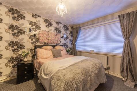 697 Monnow Way-9.jpg