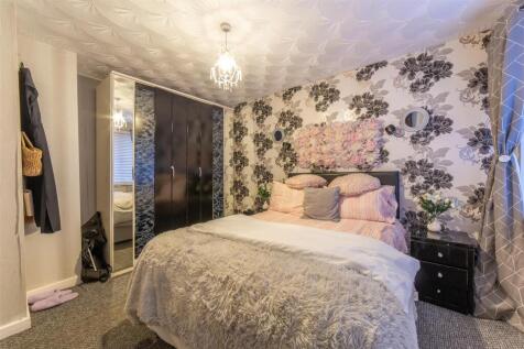 697 Monnow Way-10.jpg