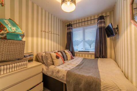 697 Monnow Way-8.jpg