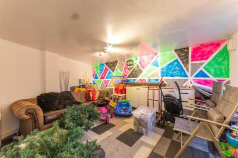 697 Monnow Way-27.jpg