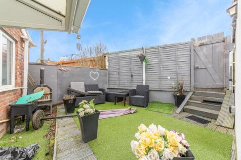 697 Monnow Way 3.jpg