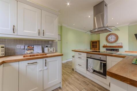 15 Beechcroft Road-18.jpg