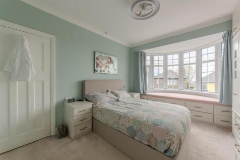 15 Beechcroft Road-2.jpg