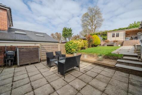 15 Beechcroft Road-1.jpg