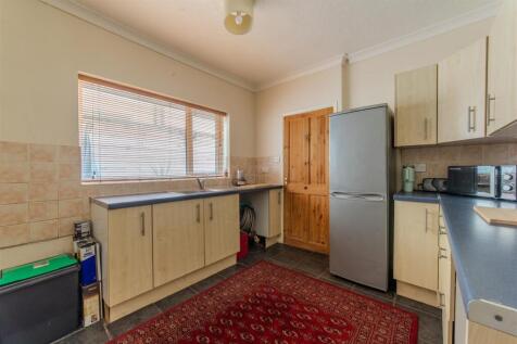 37 Wainfelin Road-14.jpg