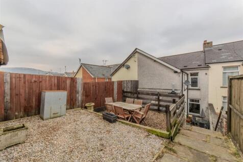 37 Wainfelin Road-19.jpg