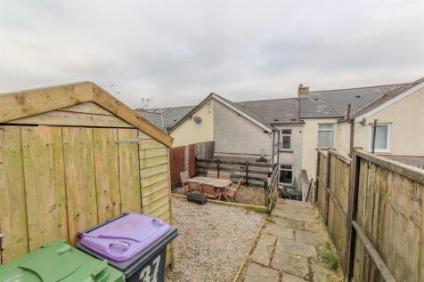 37 Wainfelin Road-18.jpg