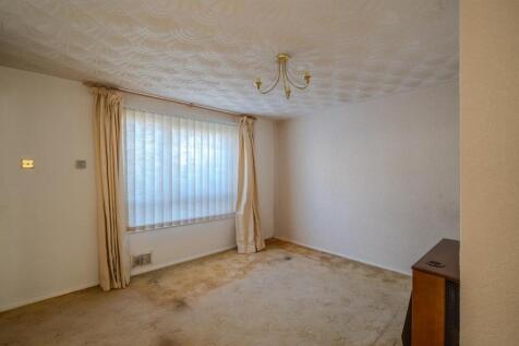 187 Henllys Way-8.jpg