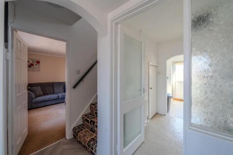 20 Radnor Way-9.jpg