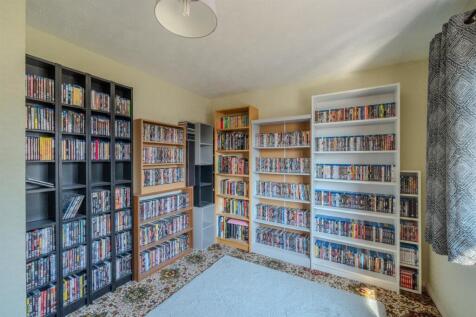 20 Radnor Way-4.jpg