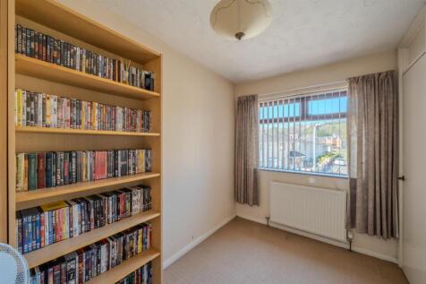 20 Radnor Way-1.jpg