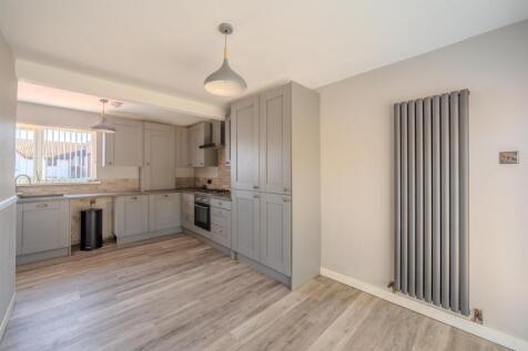 11 Greenfield Close-14.jpg