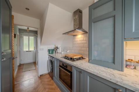 14 Ceredig Court-19.jpg