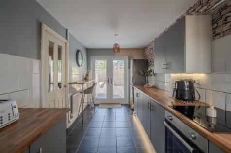 61 East Roedin-13.jpg